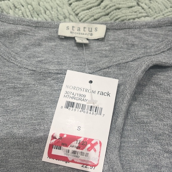 Status By Chenault Textured Knit Long-sleeve Top In Heather gray in size S. - Picture 5 of 5